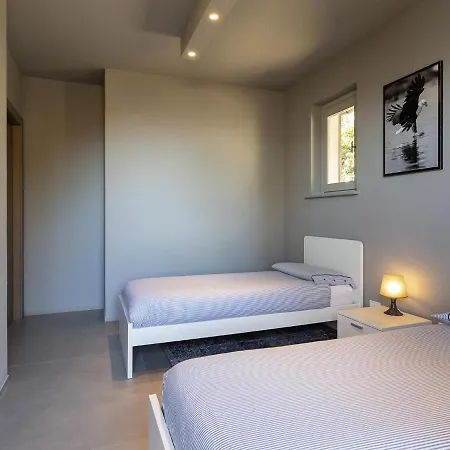 Falcone 3 Bedrooms 6 Pax Villa *