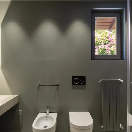Villa Falcone 3 Bedrooms 6 Pax Belgirate